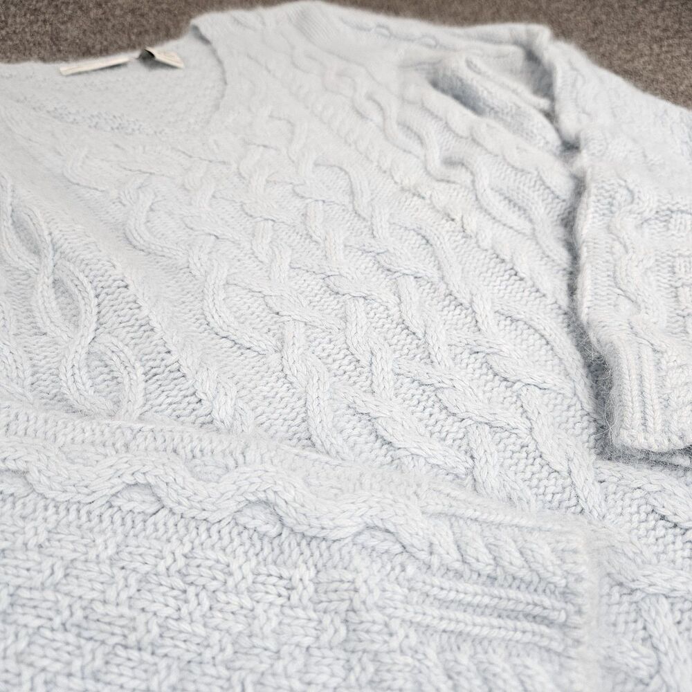 Vtg Tweeds‎ Angora Lambswool Baby Blue Cable Knit V Neck Sweater Crochet Hem PL - Picture 4 of 7
